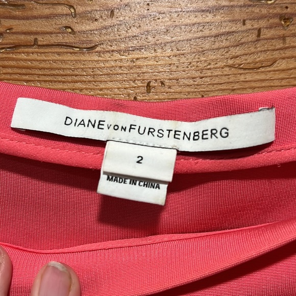 Diane Von Frostenberg beautiful coral dress - Picture 2 of 6